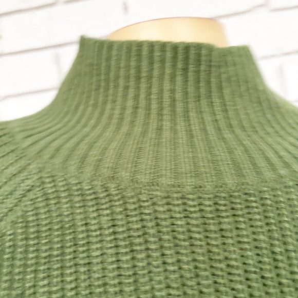 M Lounge stitch rib high neck sweater in forest green - Picture 4 of 12
